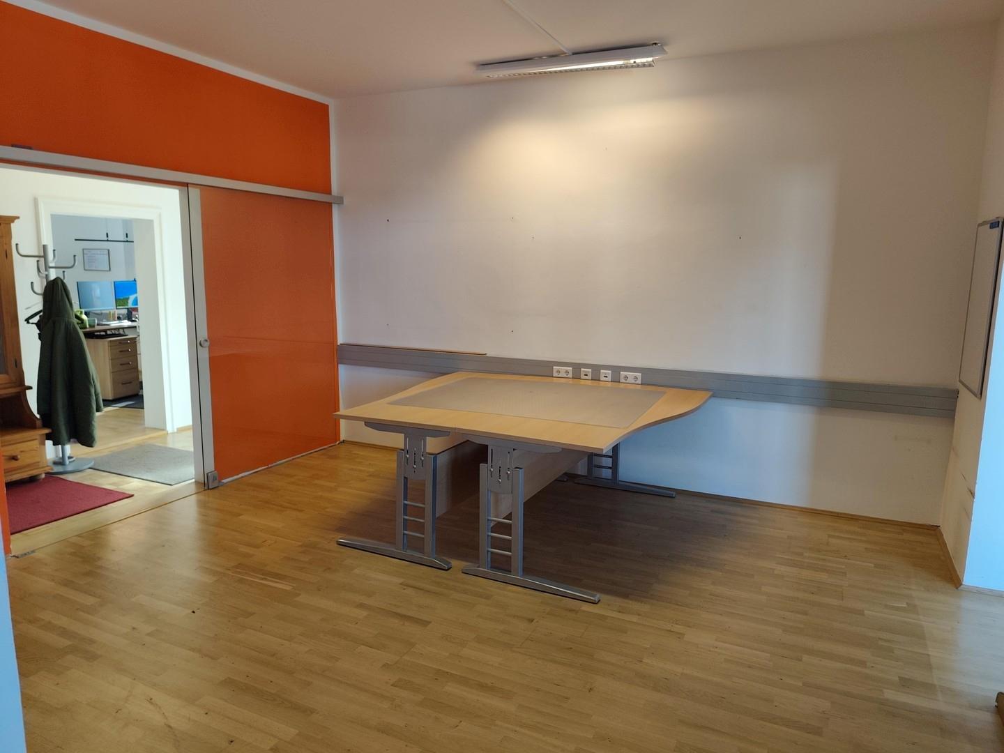 Büro 1