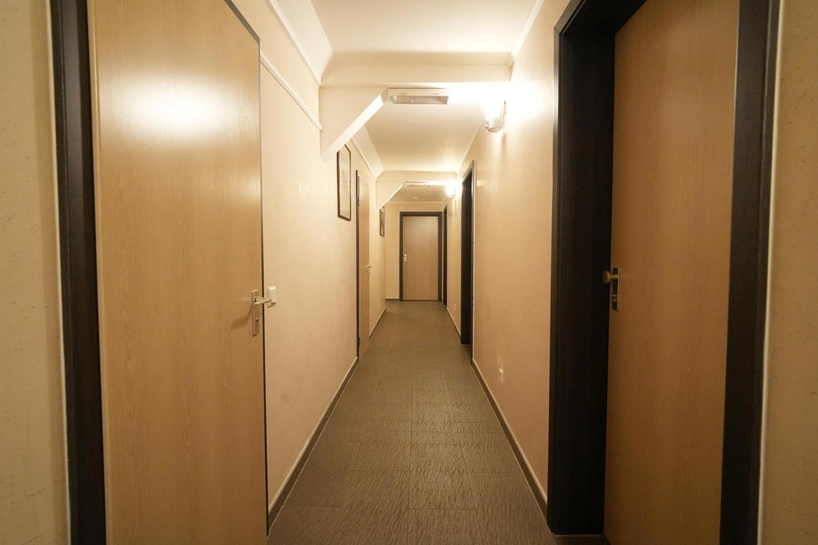 Flur Hotel Hauptgebäude