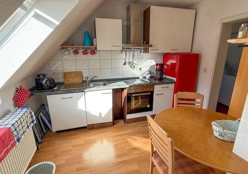 Küche im Dachgeschoss der Wohneinheit