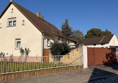 Haus Straßenseite IV