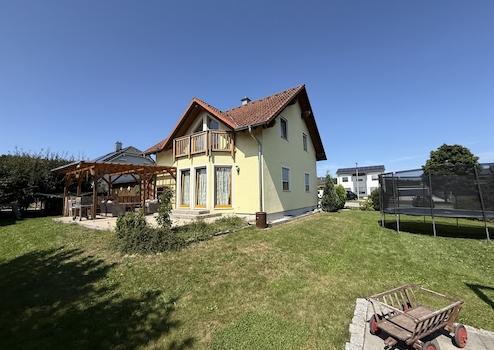 Neuwertiges Wohnhaus mit schönem Grundstück im Neubaugebiet! – Waldsassen, de – Bild 1 von 16