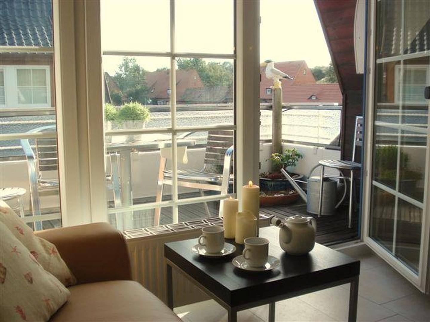 Blick von Wohnzi. auf Loggia