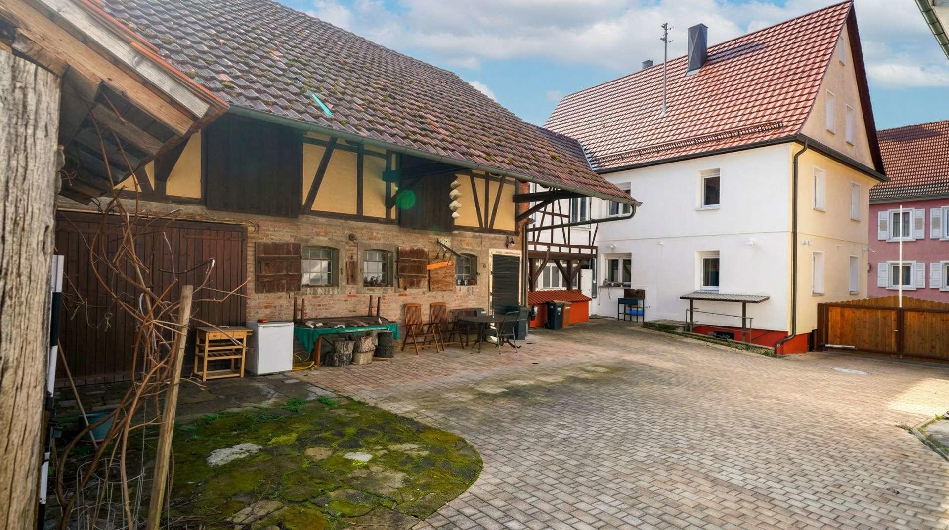 Innenhof ...