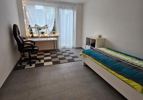 Nachbarzimmer (vergleichbar)