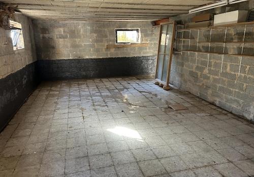 Wasser im Keller unter der Terrasse