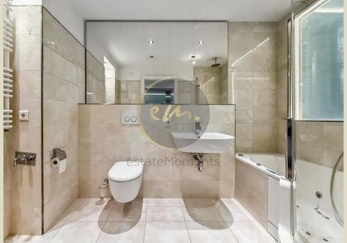 Bad (Nachbarwohnung)