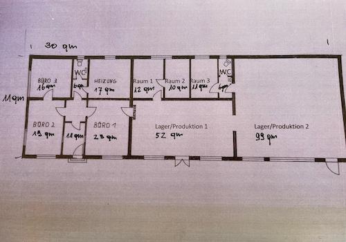 Grundriß 300qm Büro + Halle