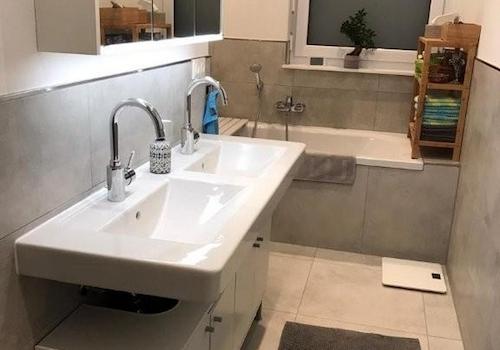 Bad im OG mit Tageslicht