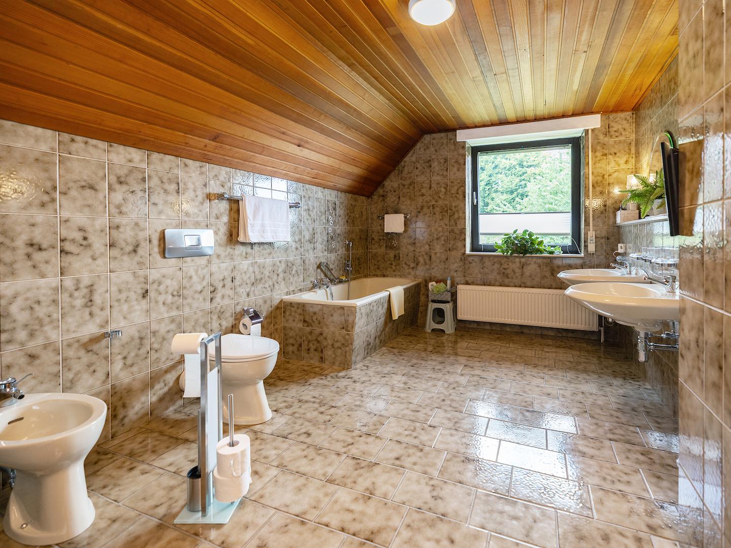 Badezimmer OG