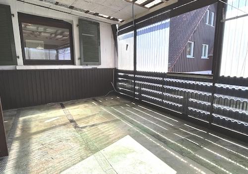 Terrasse vor Schlafzimmer im Anbau