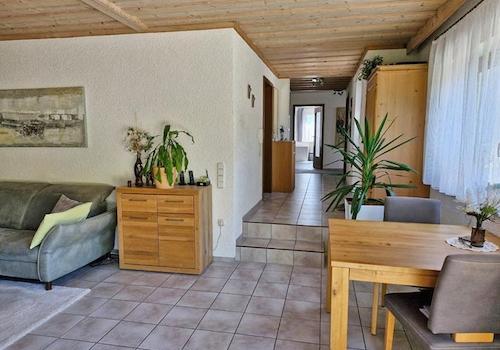 Wohnzimmer und Flur 1. OG