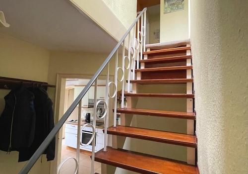 Flur mit Treppe nach oben