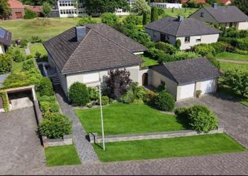 ATTRAKTIV MIT POTENZIAL AUF GROßEM GRUNDSTÜCK