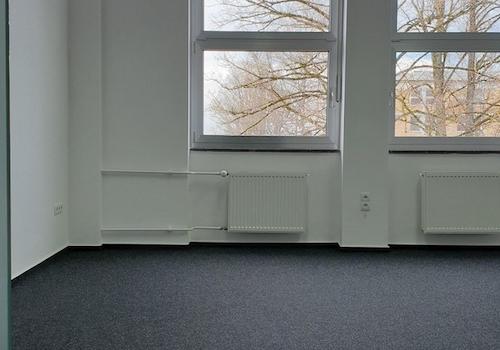 Büro groß