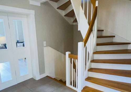 Breiter Aufgang zum OG