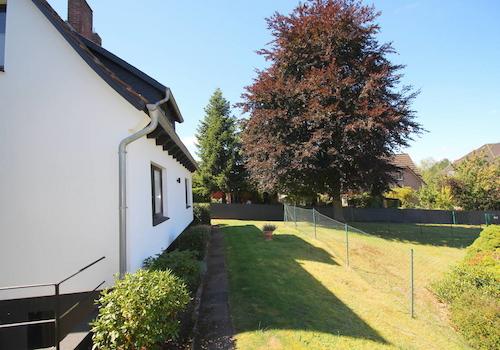 Vollständige u. hundesichere Einfriedung des Grundstücks