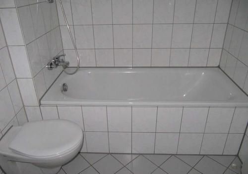 Bad mit Badewanne