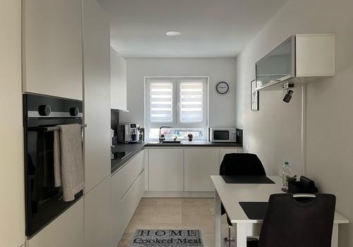 Einbauküche mit Sitzplatz