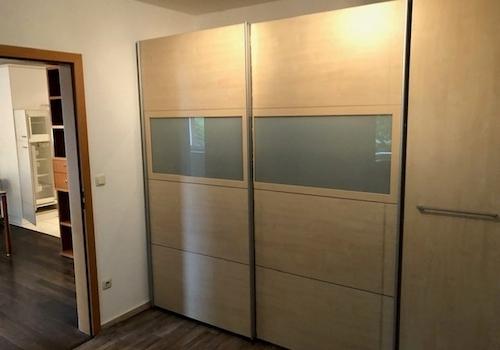 Kleiderschrank