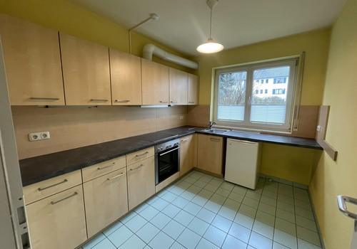 Küche mit Einbauküche