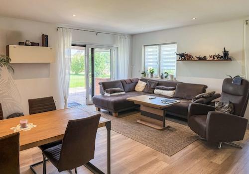 Wohnzimmer m. Terrassenausgang