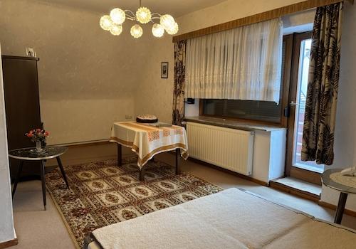 Schlafzimmer mit Balkon 2