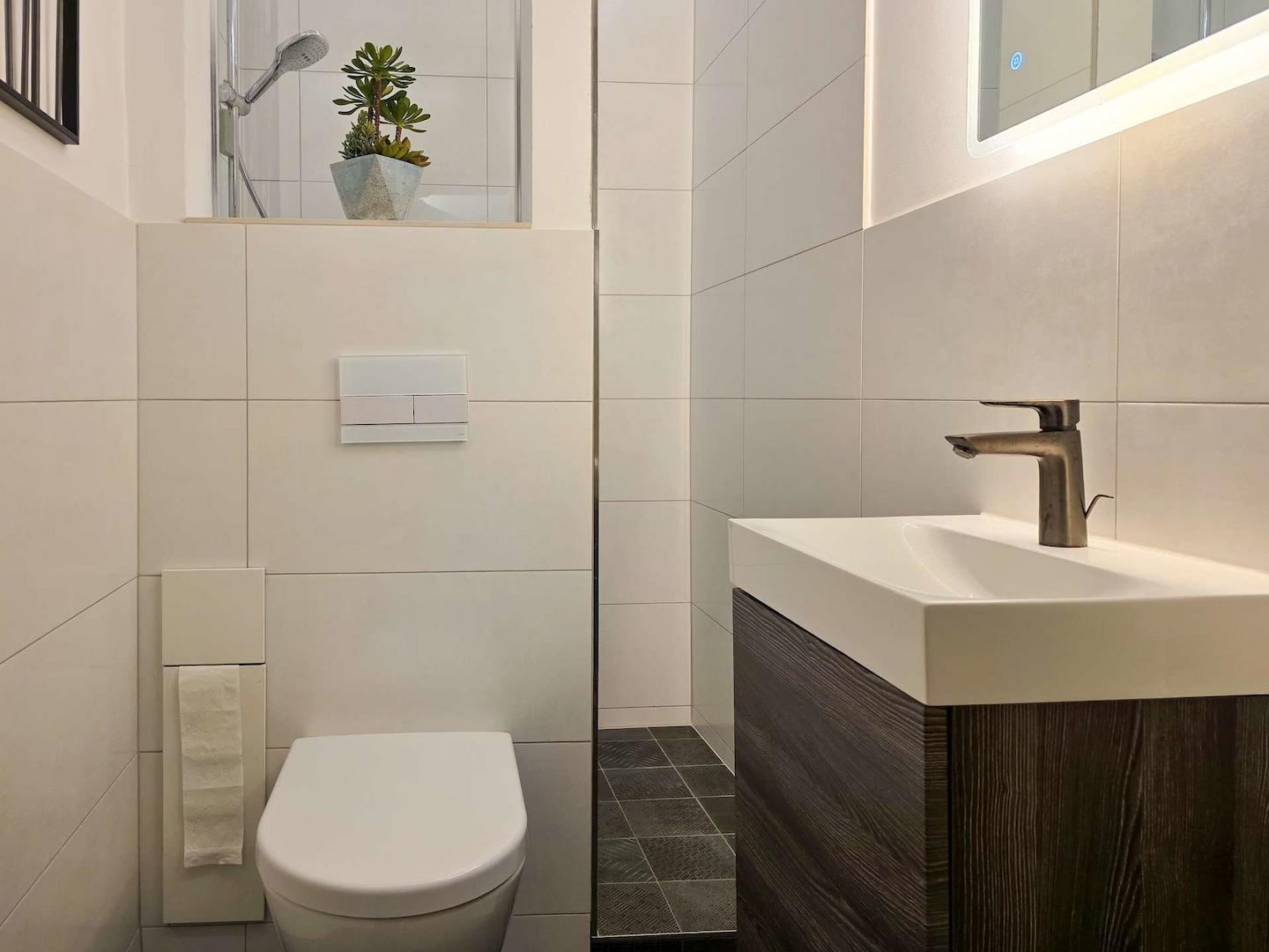 Gästebad mit Dusche