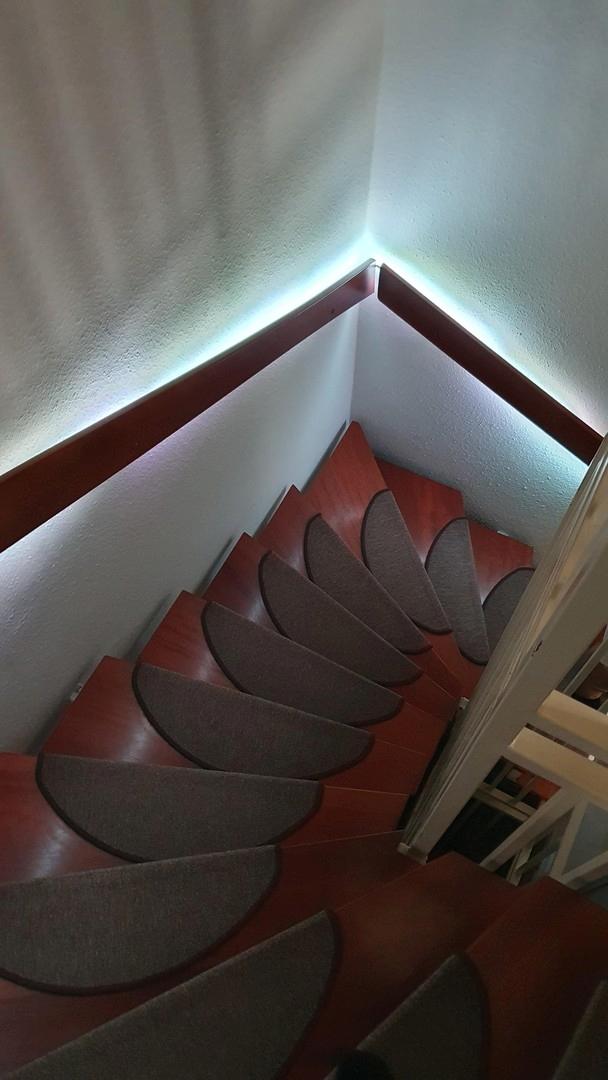 Treppenhaus mit indirekter Bel