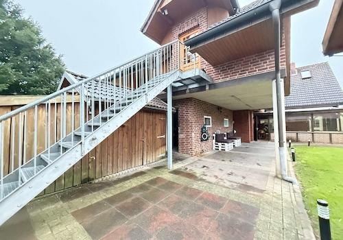 Treppe zur Oberwohnung