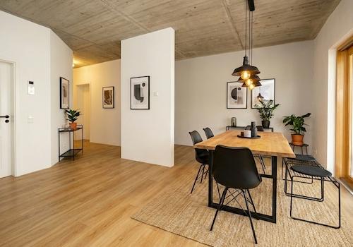 KI generiertes Einrichtugungsbeispiel_Wohn- und Esszimmer ELW