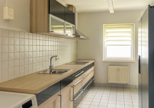 Einbauküche mit WM-Anschluss (dig. beräumt)