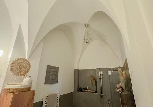 Historische Decke im Duschbad