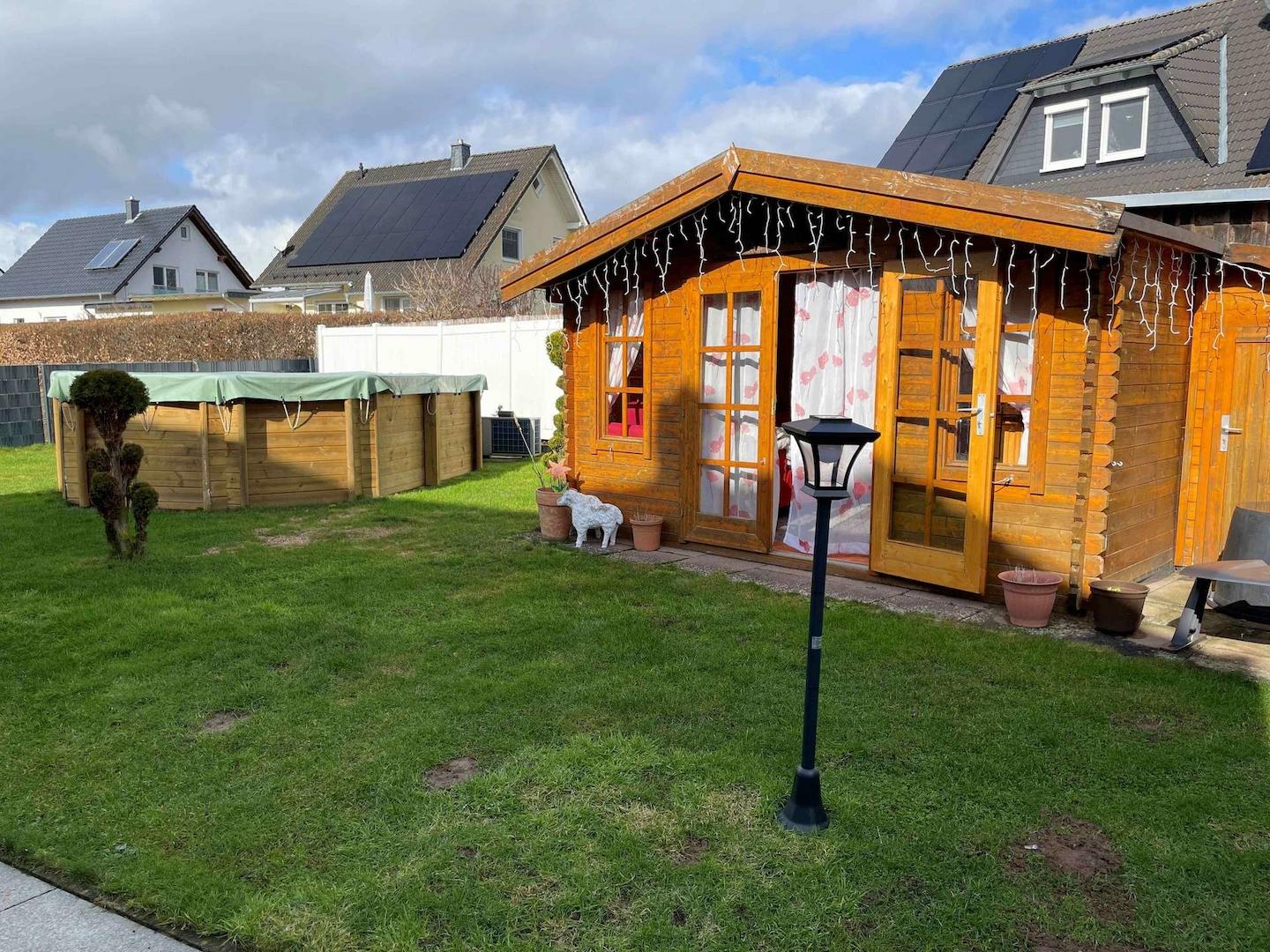 Gartenhaus und Pool