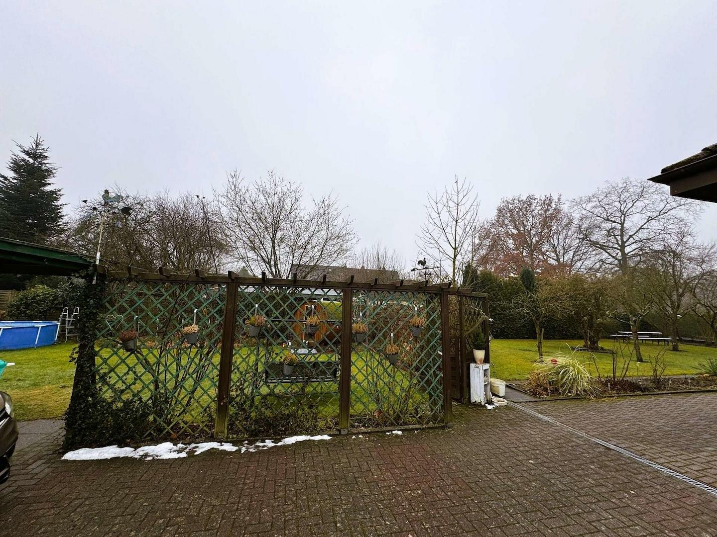 Grundstück von der seite