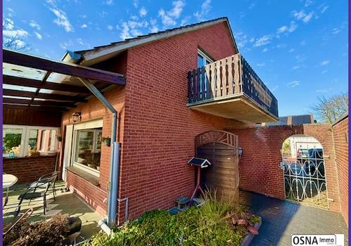 Seitenansicht vom Garten