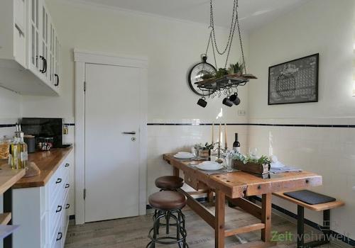 originelle Hobelbank als Esstisch