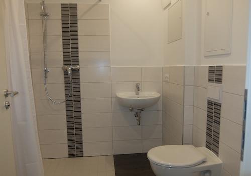 Bad mit ebenerdiger Dusche