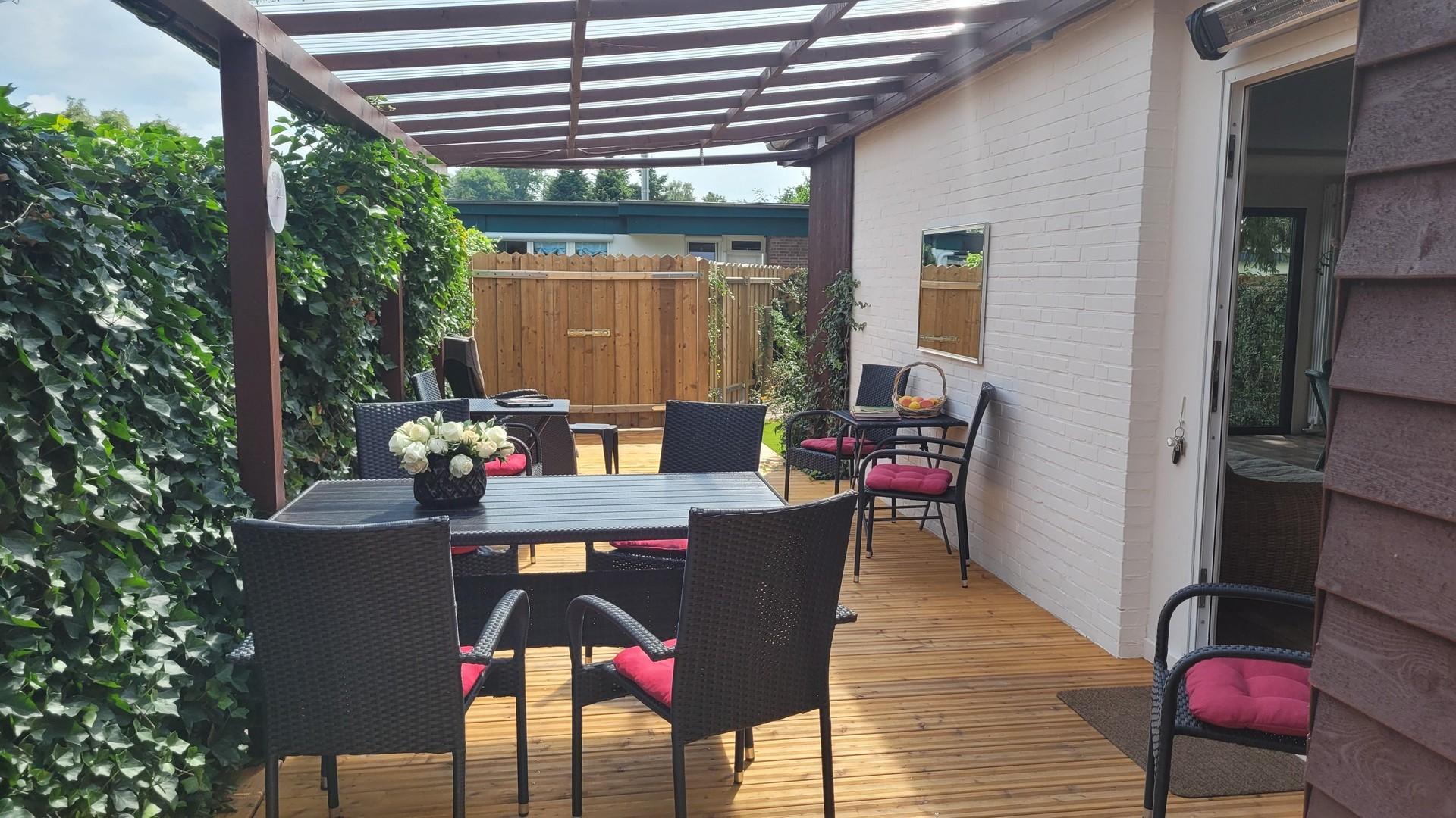 überdachte Terrasse 2.WE