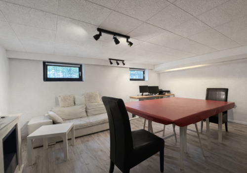 Keller Arbeitszimmer