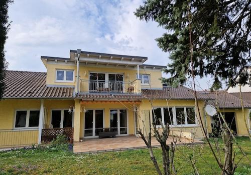 Südansicht mit Terrasse/Loggia