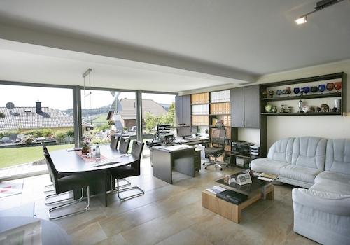 Büro bzw. Wohnen im UG