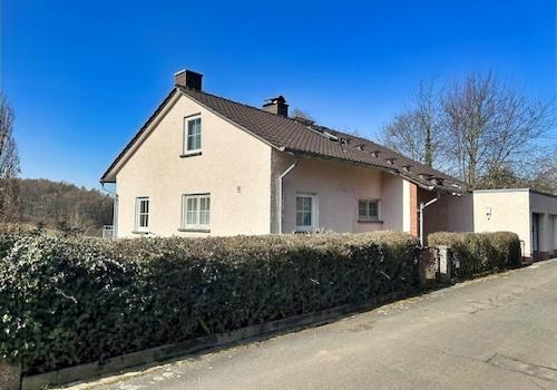 Straßenansicht Süd-Ost