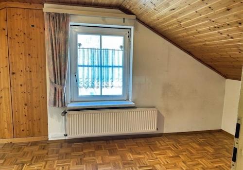 Zimmer 1 im DG (keine Wohnfläche)