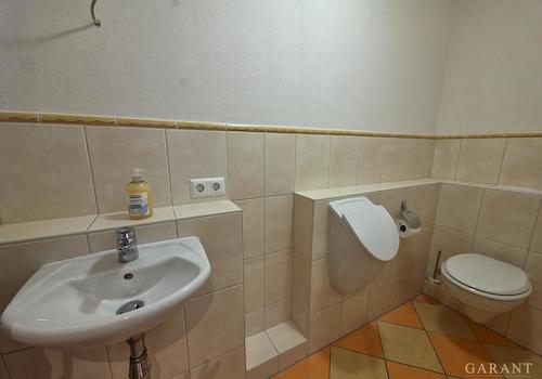 Gäste WC mit Urinal