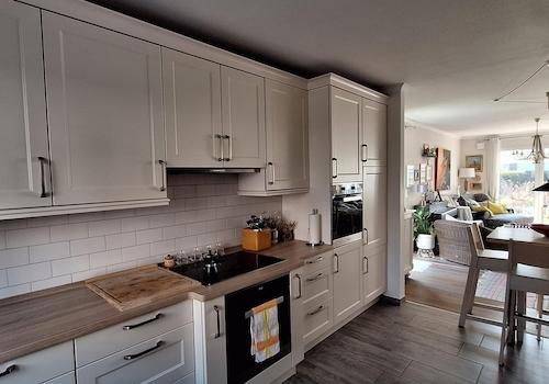 Küche -Blick in Wohnbereich