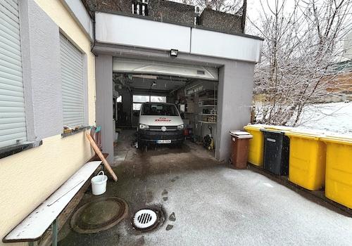Garage mit Rolltore