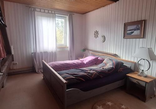 Schlafzimmer mit Einbauschrank