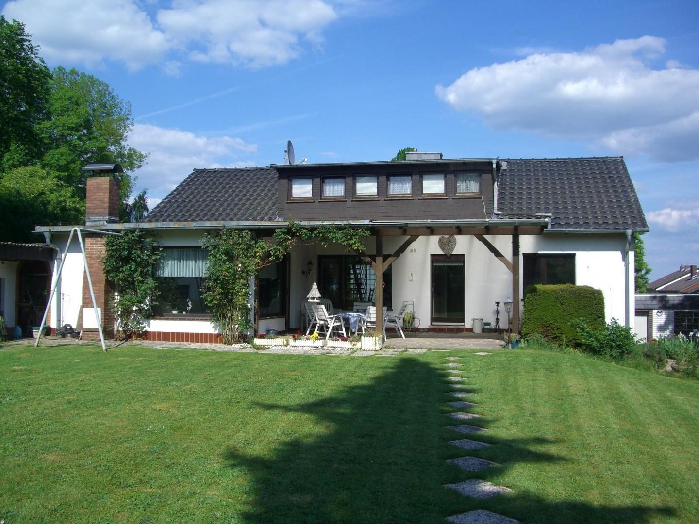 Südwestblick auf das Anwesen