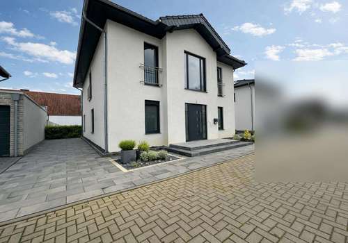 „Lassen Sie Ihren Träumen freien Lauf – Ihr exklusives Zuhause erwartet Sie Bepflanzung visualisiert“