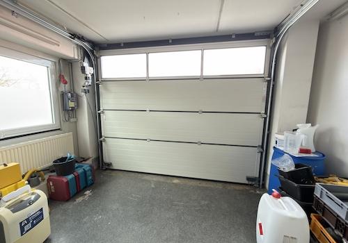 Anlieferung durch ein Sektionaltor